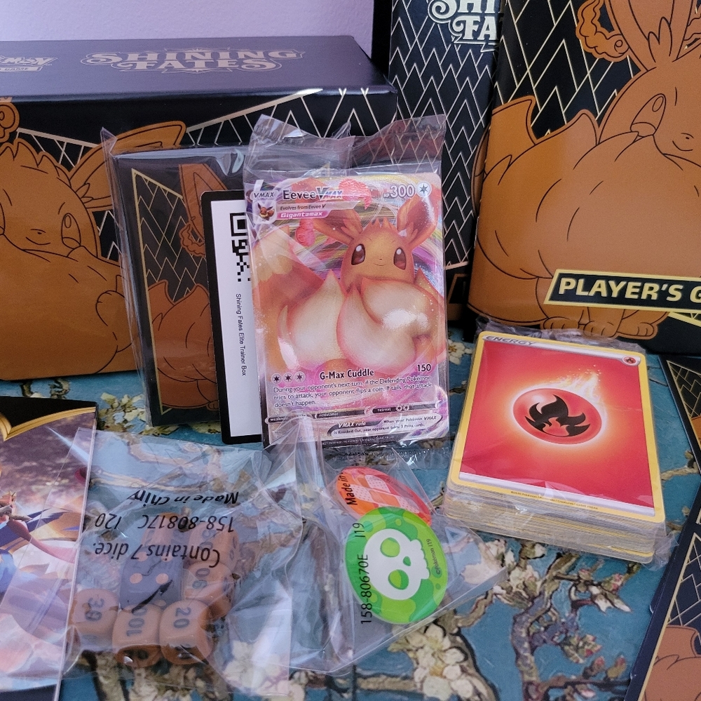 Pokemon shining fates elite trainer box